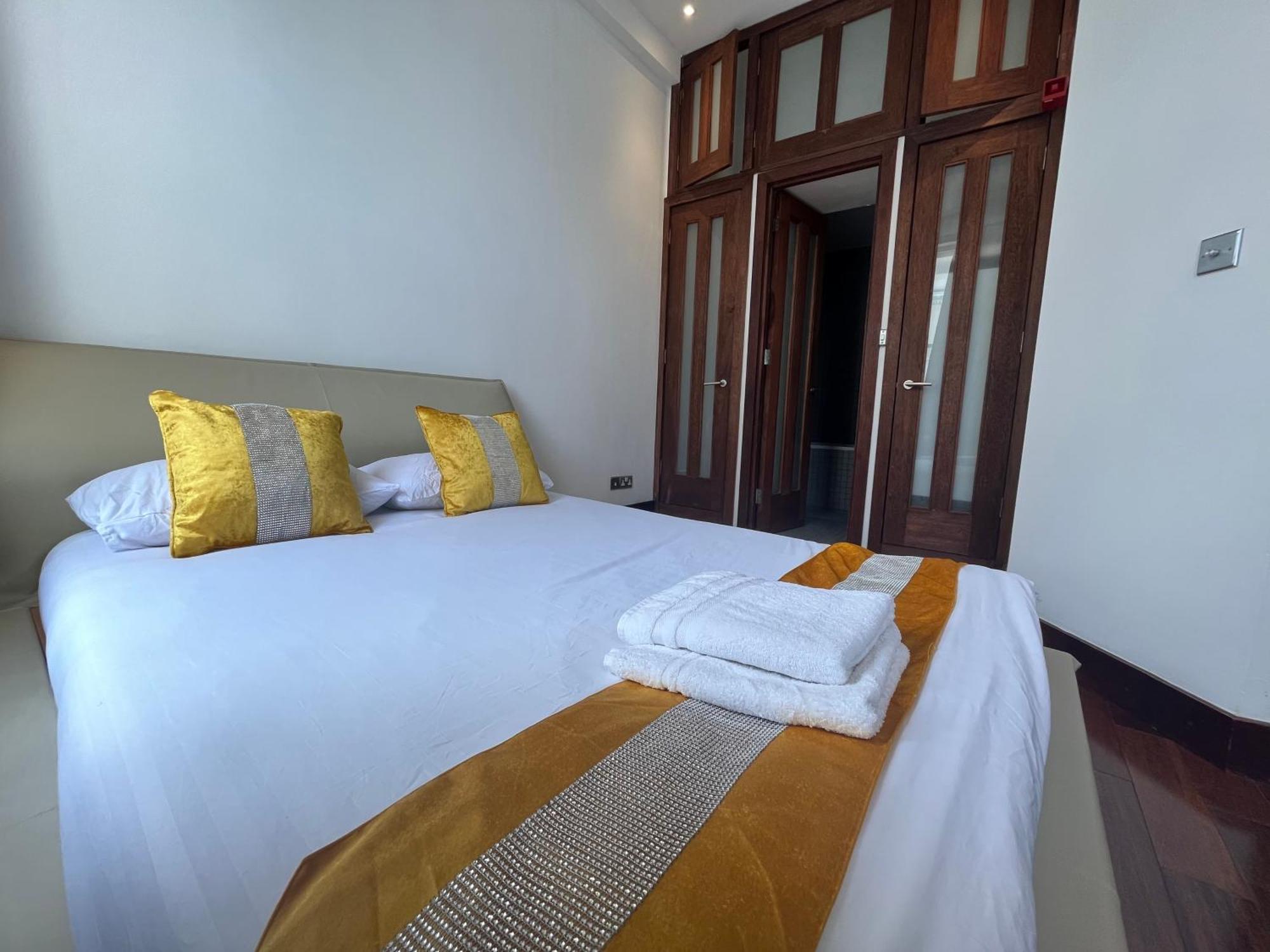 Luxury 2 Double Bedroom Flat - Kensington 런던 외부 사진